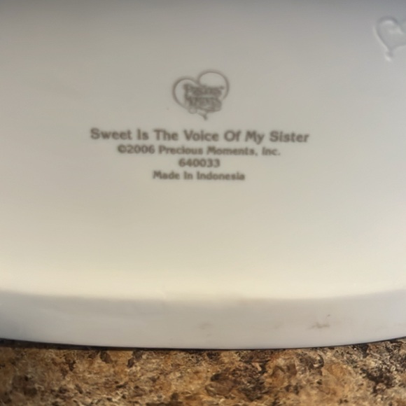 Precious Moments Sweet is the Voice of My Sister 640033 excellent condition. - Picture 6 of 6